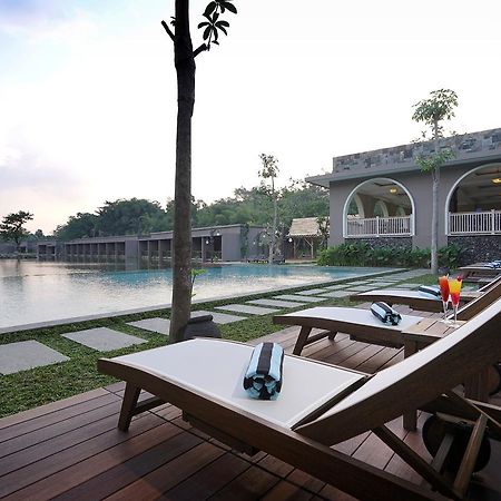 The Westlake Hotel & Resort Yogyakarta Cebongan Exterior photo