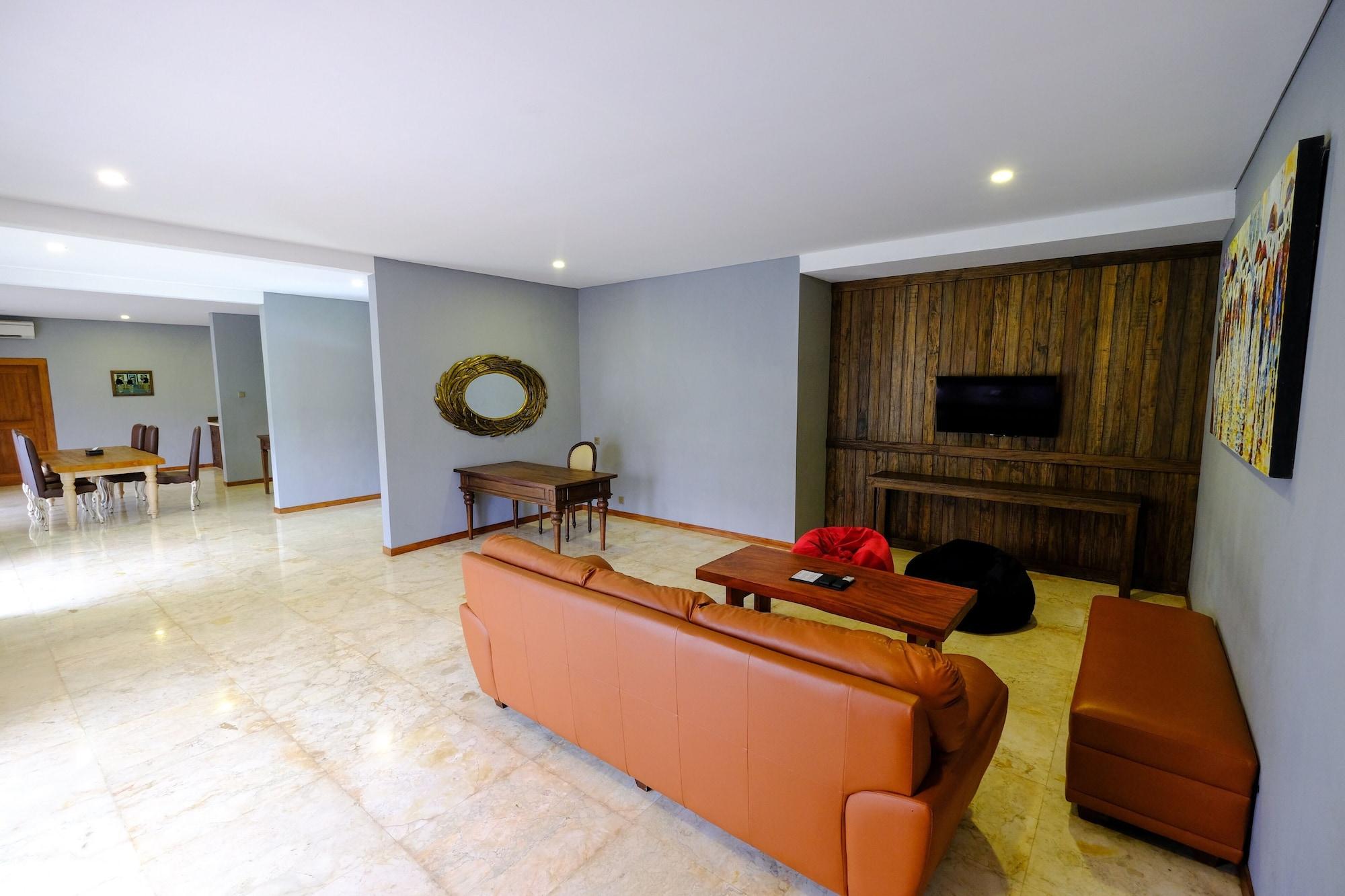 The Westlake Hotel & Resort Yogyakarta Cebongan Exterior photo