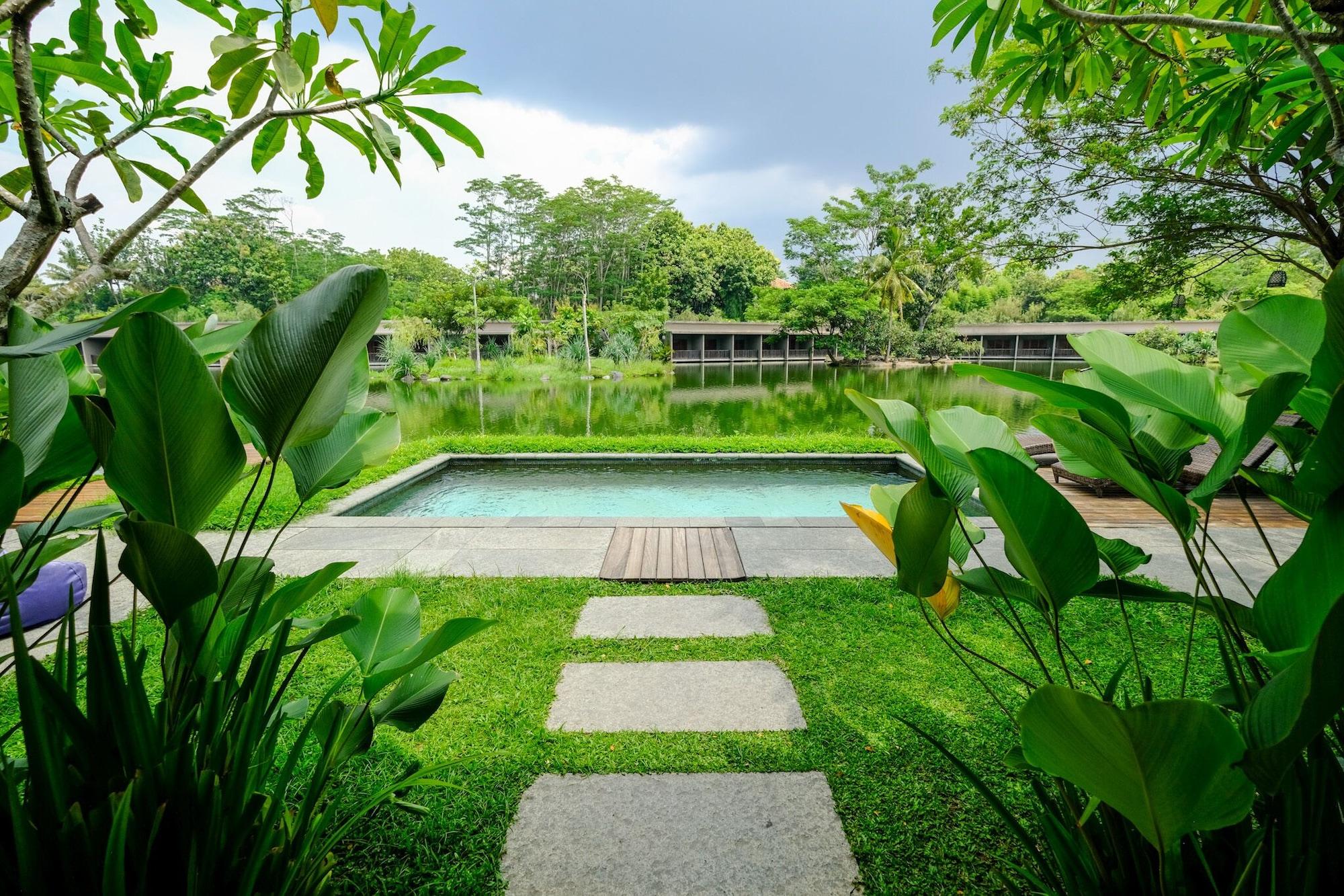 The Westlake Hotel & Resort Yogyakarta Cebongan Exterior photo