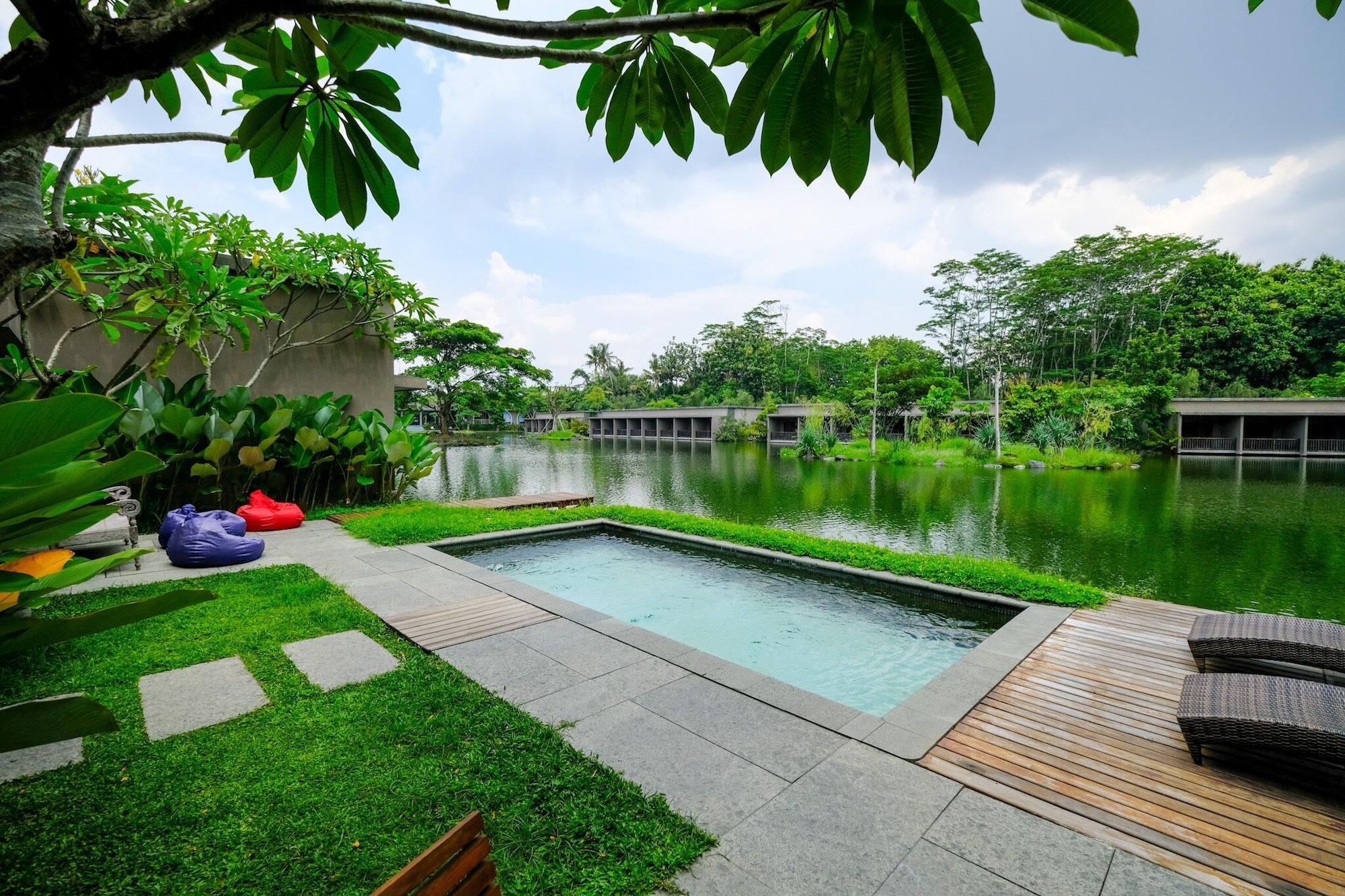 The Westlake Hotel & Resort Yogyakarta Cebongan Exterior photo