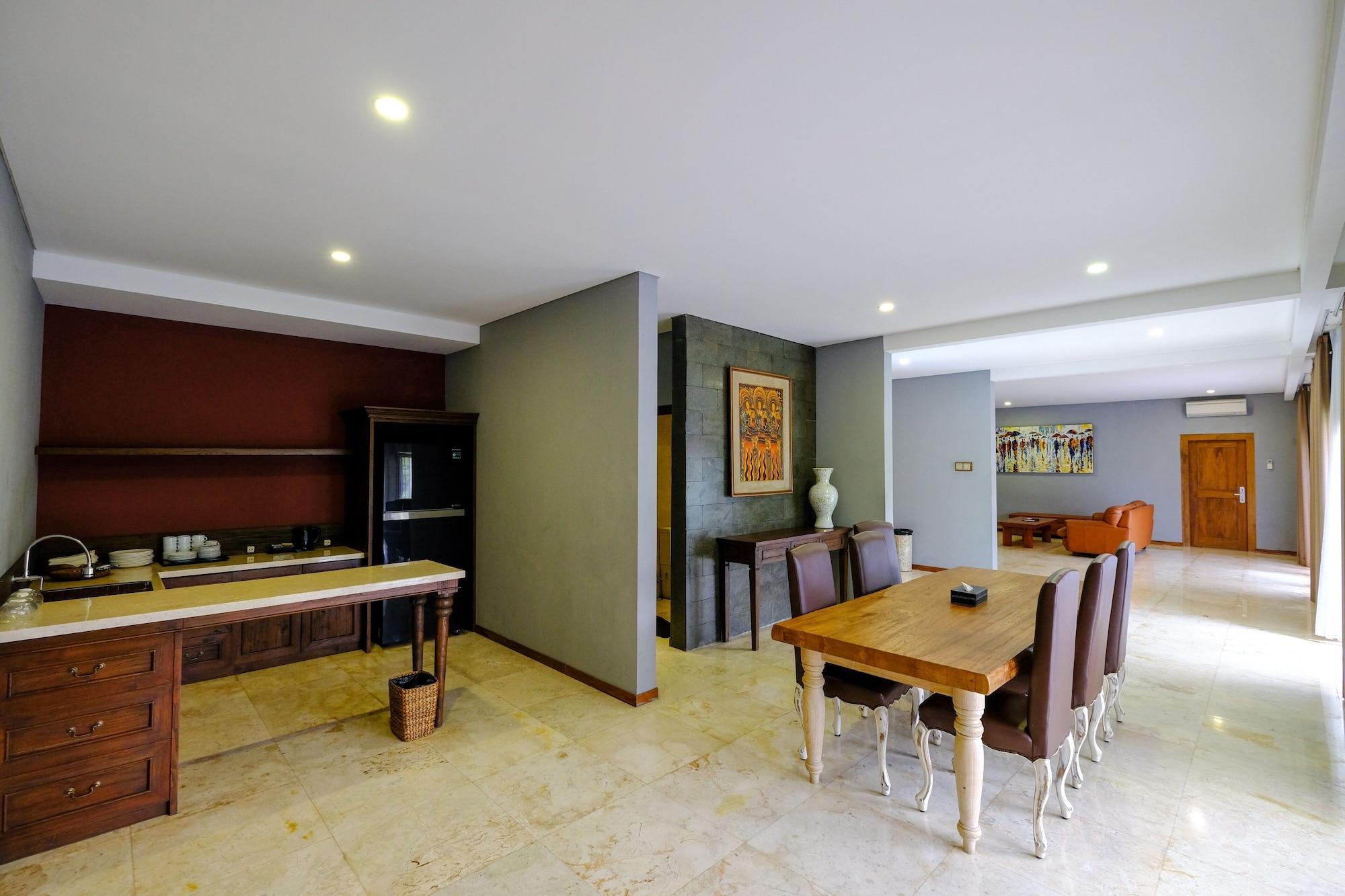The Westlake Hotel & Resort Yogyakarta Cebongan Exterior photo