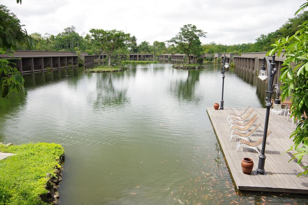 The Westlake Hotel & Resort Yogyakarta Cebongan Exterior photo