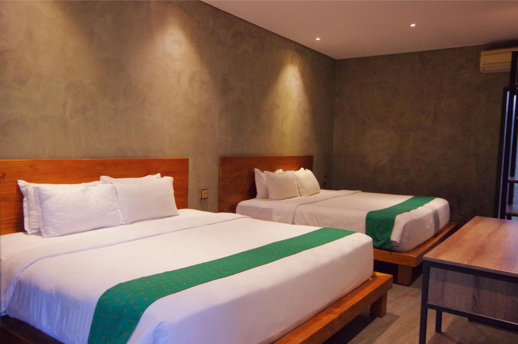 The Westlake Hotel & Resort Yogyakarta Cebongan Exterior photo