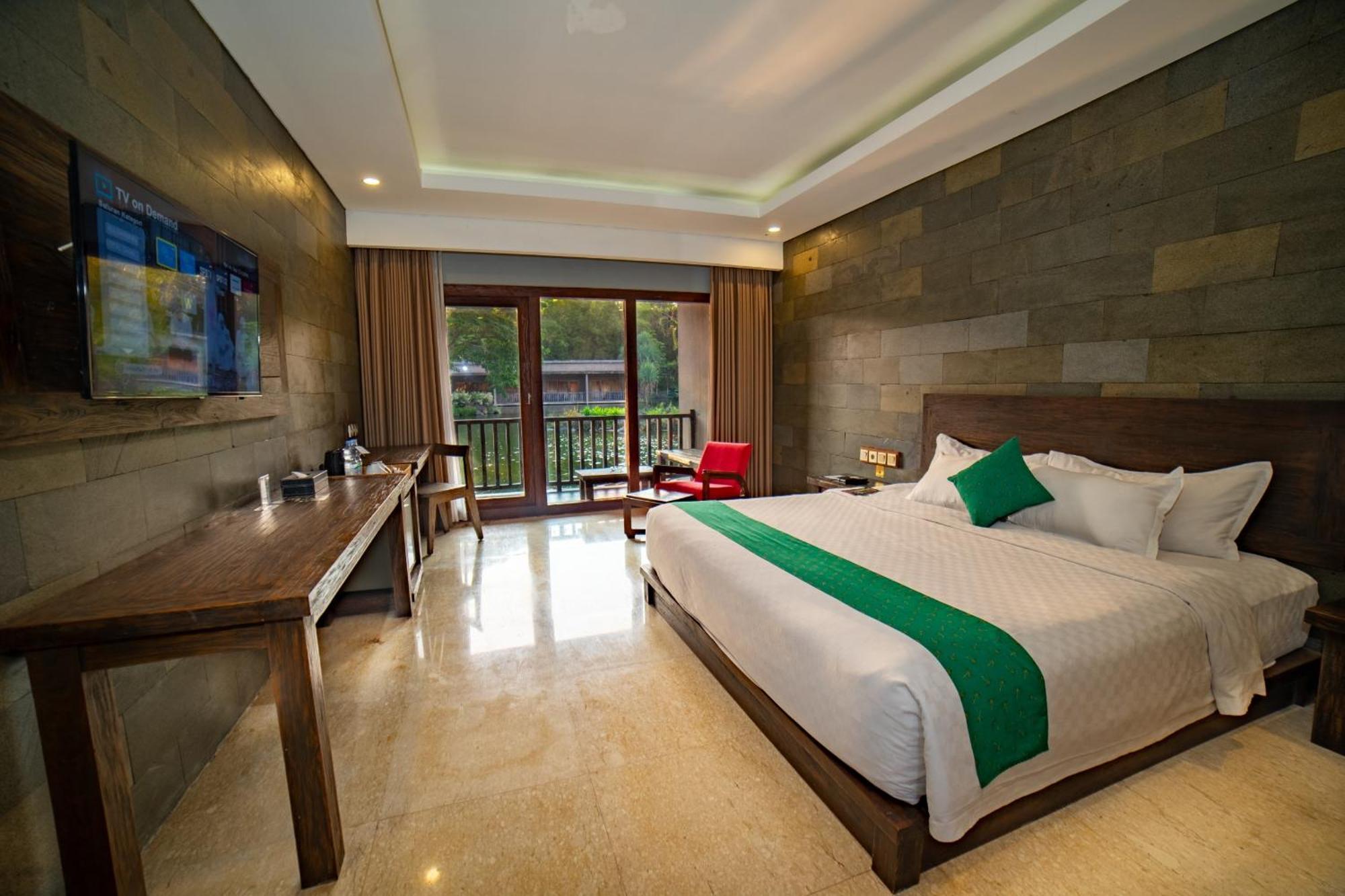 The Westlake Hotel & Resort Yogyakarta Cebongan Exterior photo