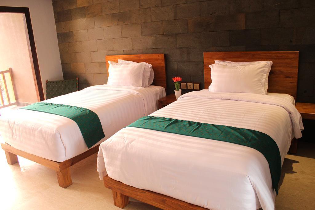 The Westlake Hotel & Resort Yogyakarta Cebongan Exterior photo